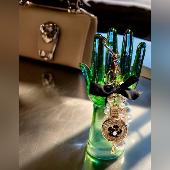 Bling Gold Tone Key Chain Purse Charm Fob Dangle Tassel! Dress Up Your Handbag! - Picture 1 of 1